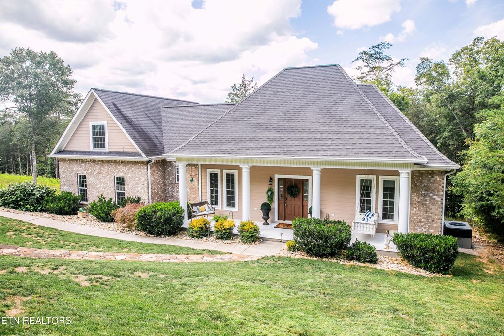 Photo of 339 Eagles Ridge Ln, Tazewell, TN 37879 (MLS # 1313749)