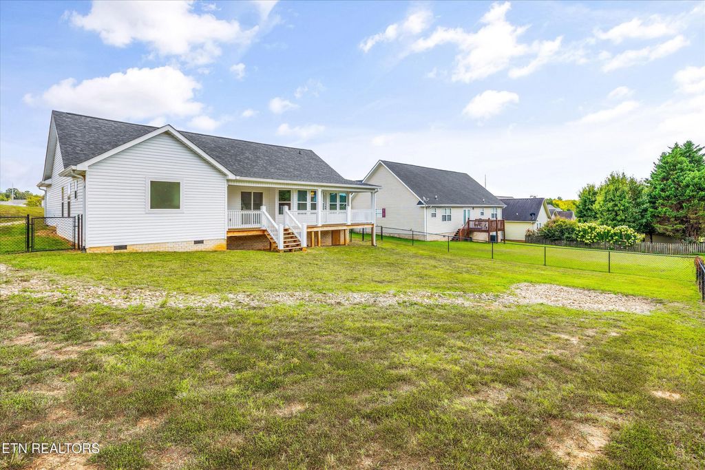 Photo of 102 Huntington Blvd, Madisonville, TN 37354 (MLS # 1315943)