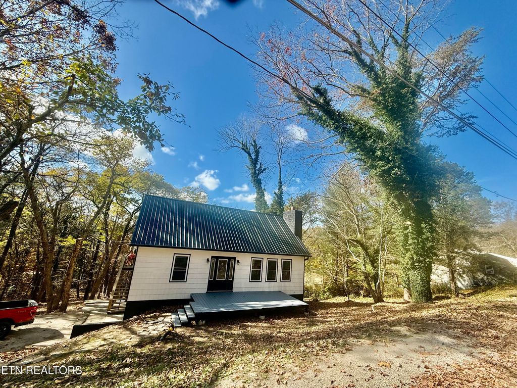 Photo of 738 CAPE NORRIS Rd, New Tazewell, TN 37825 (MLS # 1282006)