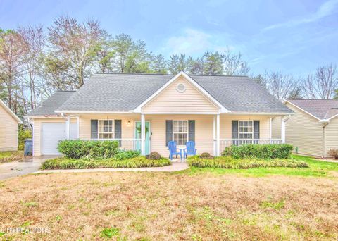 Photo of 6111 Emerald Hills Lane, Knoxville, TN 37912 (MLS # 1323683)