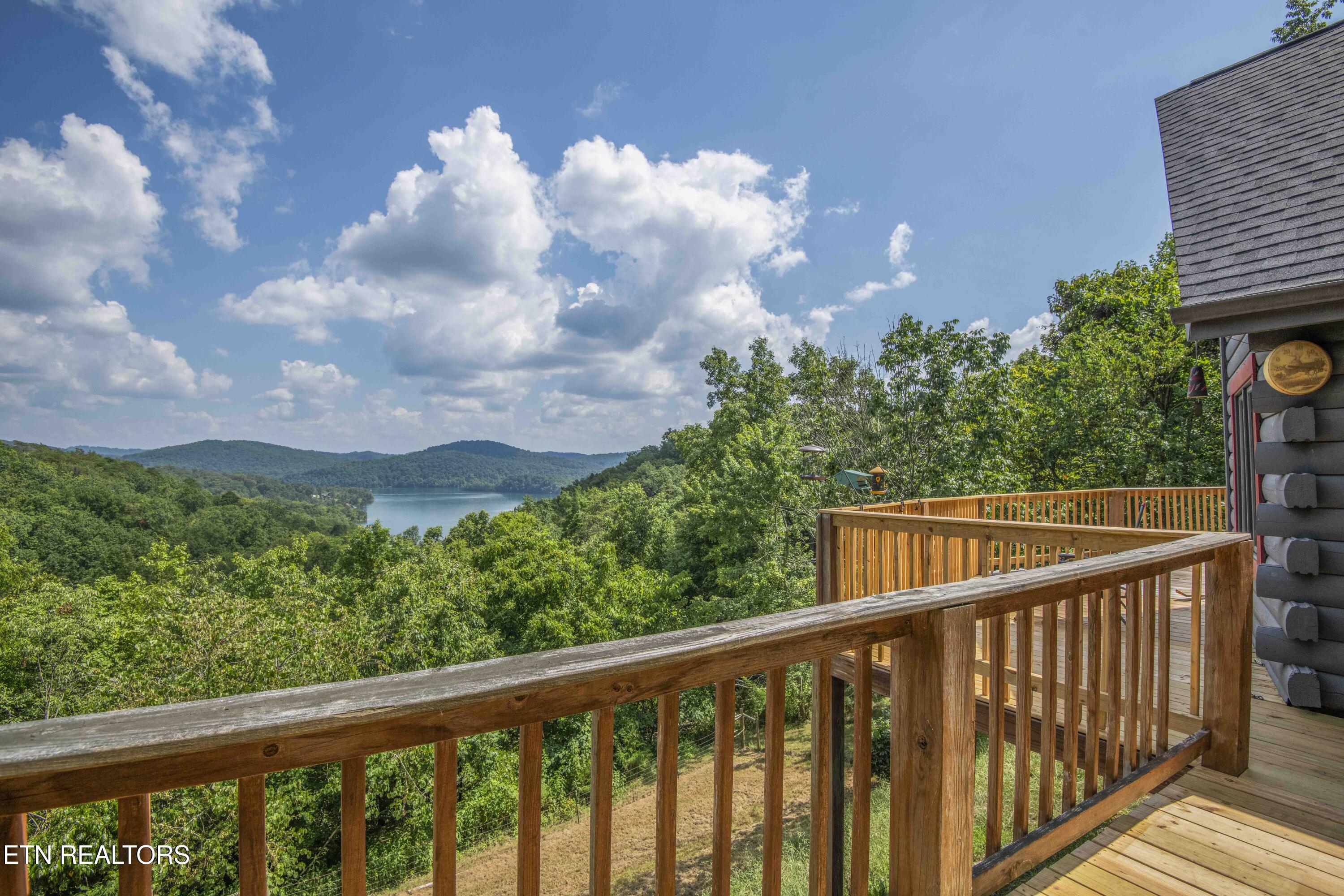 699 Lakeview Drive