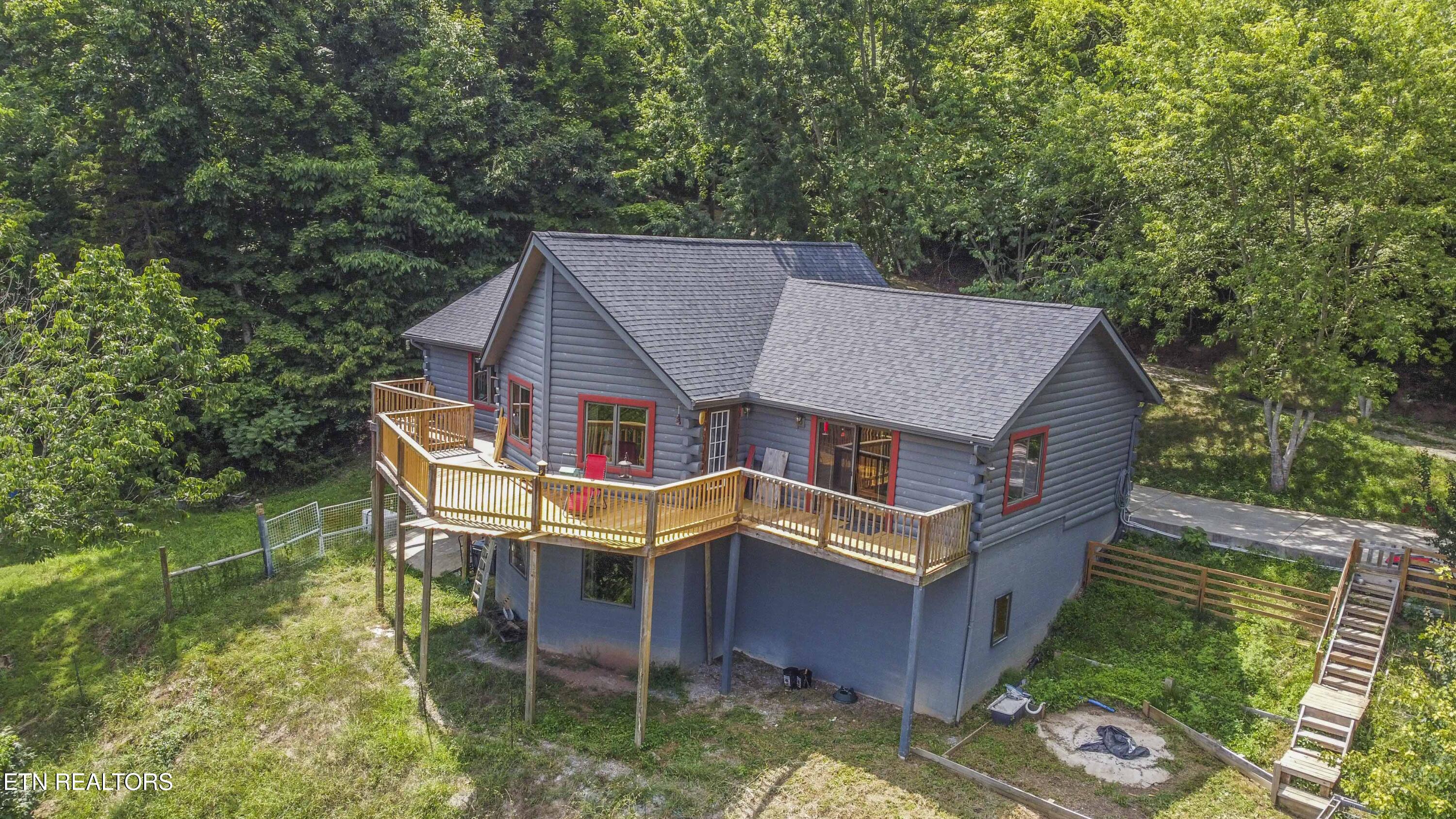 699 Lakeview Drive