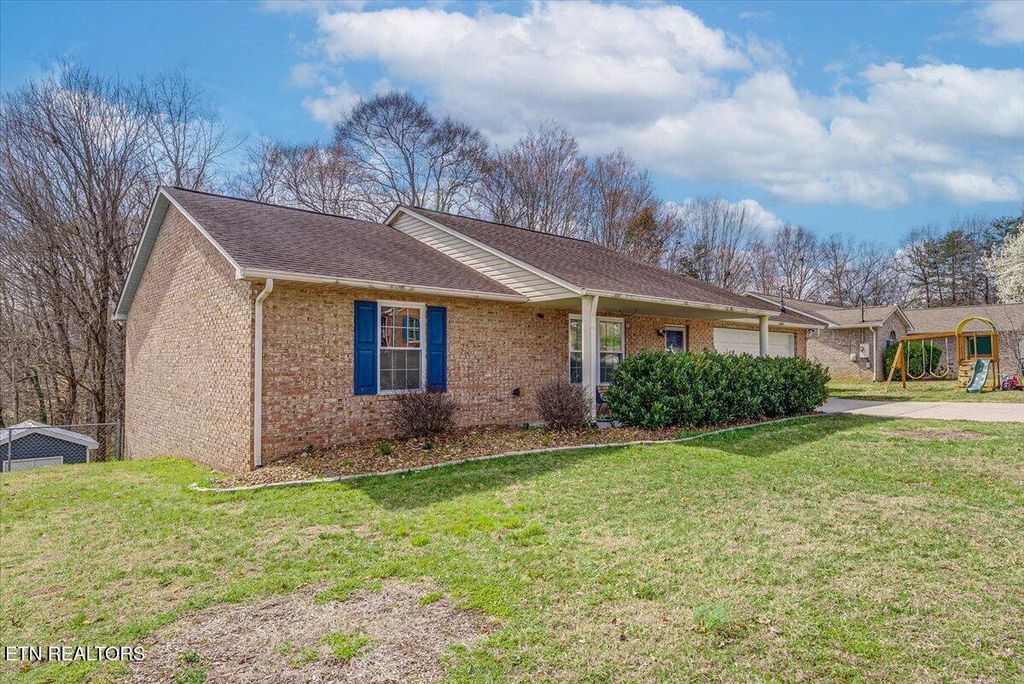 Photo of 8143 Florence Gardens Rd, Knoxville, TN 37938 (MLS # 1333615)