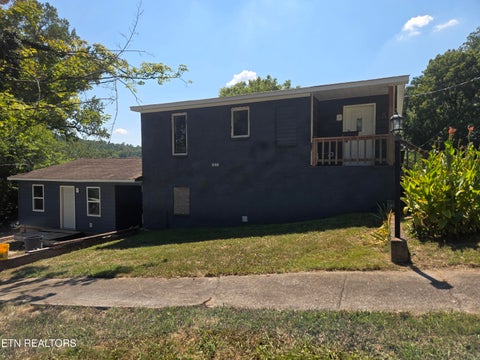 Photo of 205 Tennessee St, Harriman, TN 37748 (MLS # 1354905)