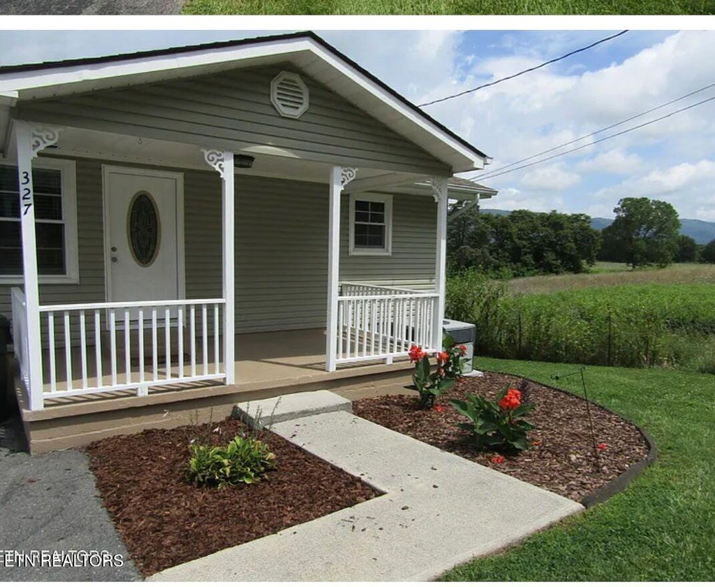 Photo of 327 Coleman St, Harrogate, TN 37752 (MLS # 1342802)