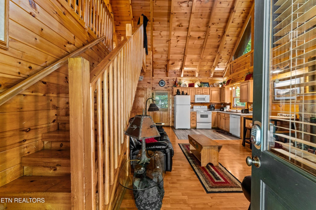 Photo of 656 Forest Drive, Pigeon Forge, TN 37863 (MLS # 1352623)