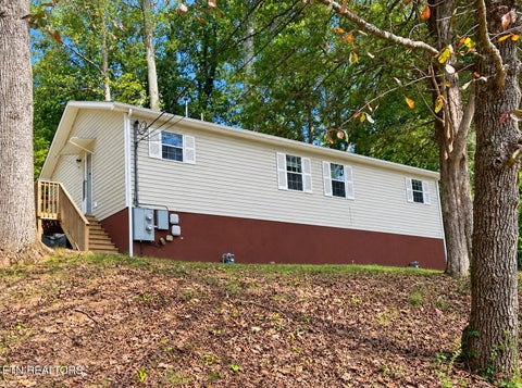 Photo of 162 W Wadsworth Circle, Oak Ridge, TN 37830 (MLS # 1357995)