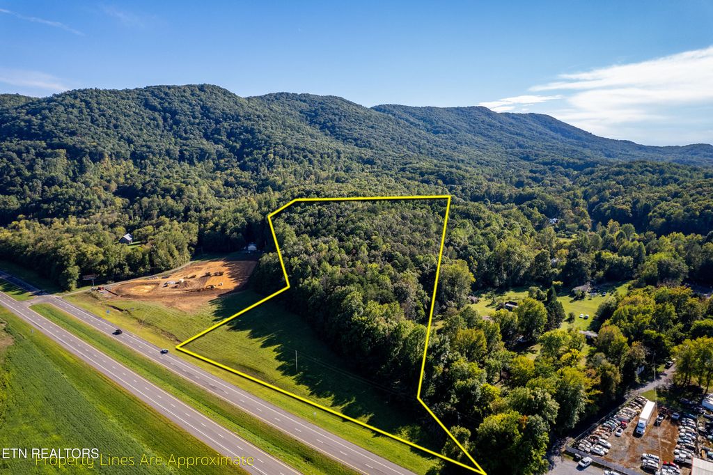 Photo of 4750 E Lamar Alexander Pkwy, Walland, TN 37886 (MLS # 1317583)