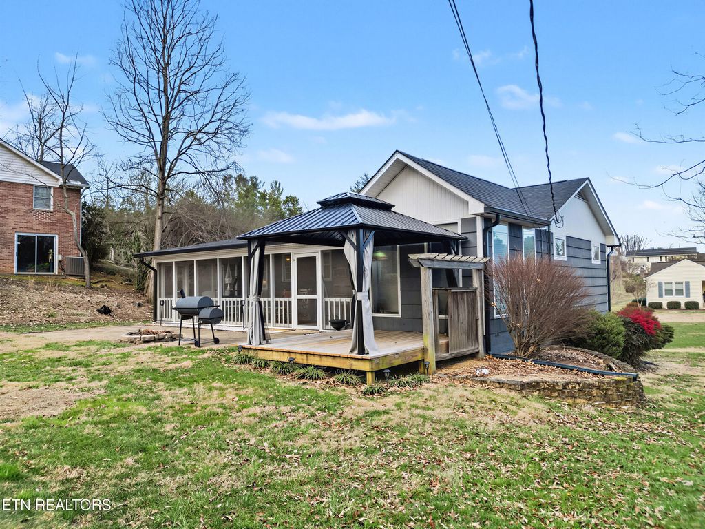 Photo of 220 Susong Lane, Greeneville, TN 37743 (MLS # 1337720)