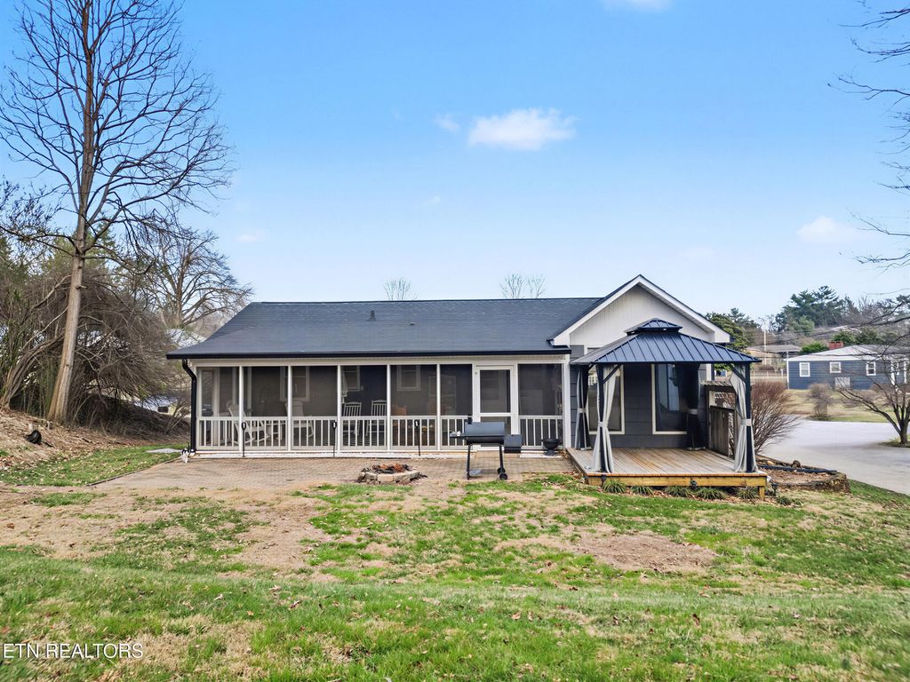 Photo of 220 Susong Lane, Greeneville, TN 37743 (MLS # 1337720)