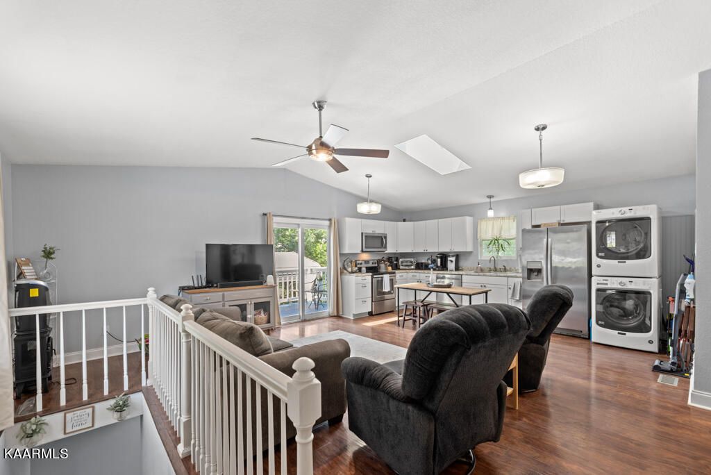 Photo of 3004 Snapp Rd, Louisville, TN 37777 (MLS # 1233426)