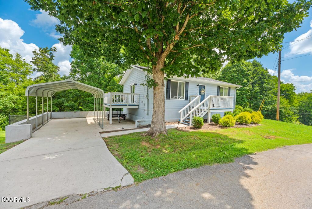 Photo of 3004 Snapp Rd, Louisville, TN 37777 (MLS # 1233426)