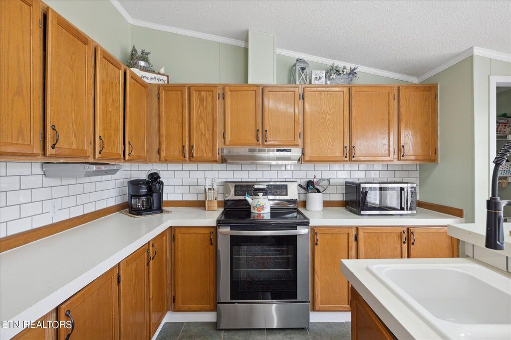 Photo of 709 S Farnum St, Friendsville, TN 37737 (MLS # 1244165)