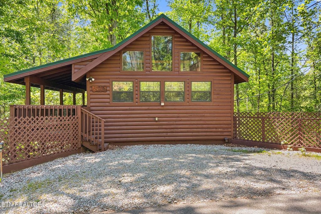 Photo of 1607 S Mountain View Rd, Sevierville, TN 37876 (MLS # 1338128)