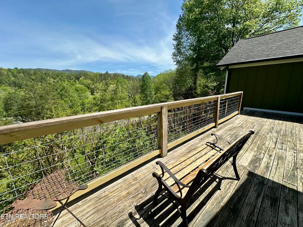 Photo of 3428 Jason Place, Sevierville, TN 37876 (MLS # 1333229)