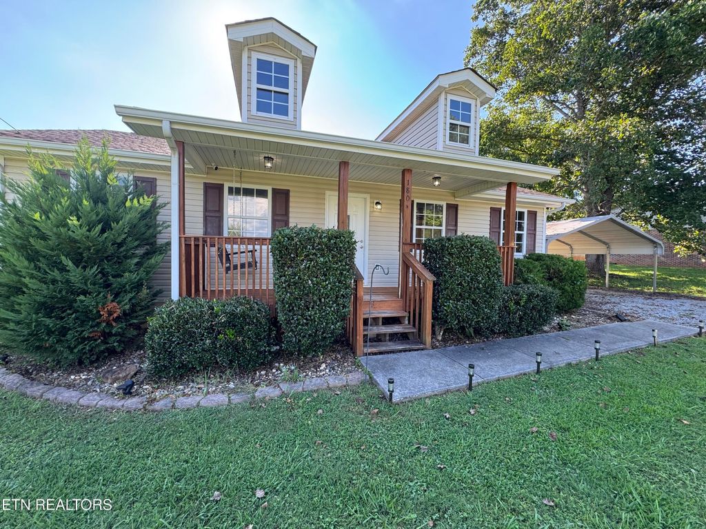 Photo of 180 Scenic Circle, Tellico Plains, TN 37385 (MLS # 1310882)