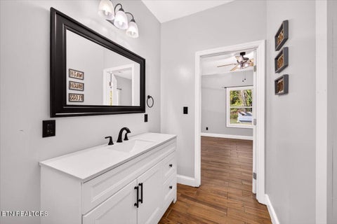 Tiny photo for 143 Gibbs Lane, Clinton, TN 37716 (MLS # 1360095)