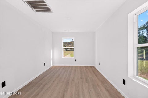 Tiny photo for 143 Gibbs Lane, Clinton, TN 37716 (MLS # 1360095)