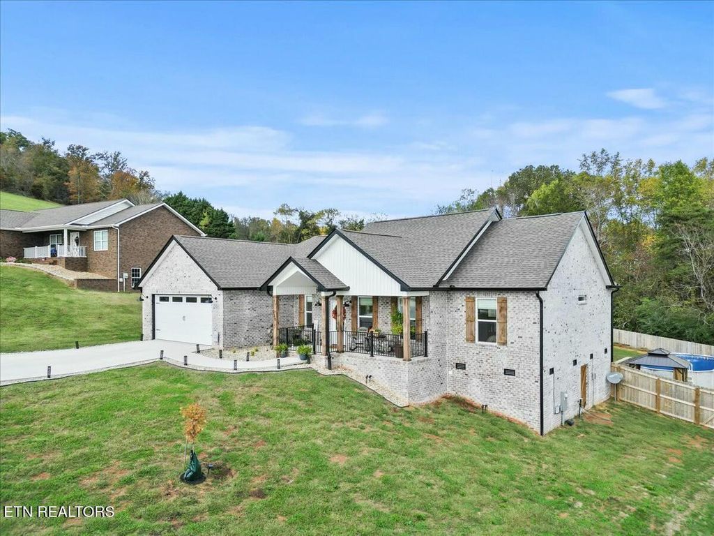 Photo of 230 Franklin Estates Lane, Greenback, TN 37742 (MLS # 1286748)