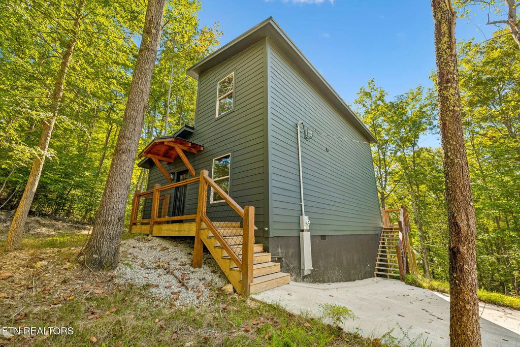 Photo of 689 Country Oaks Lane, LaFollette, TN 37766 (MLS # 1314451)