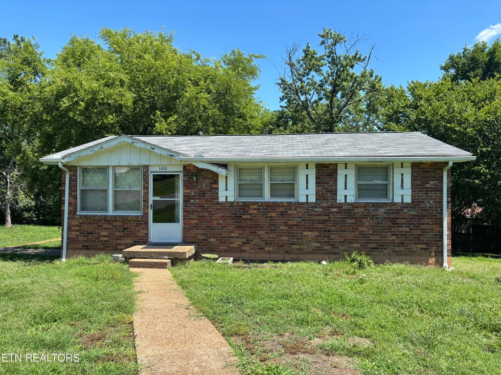 Photo of 100 Curtiswood Drive, Hendersonville, TN 37075 (MLS # 1344867)