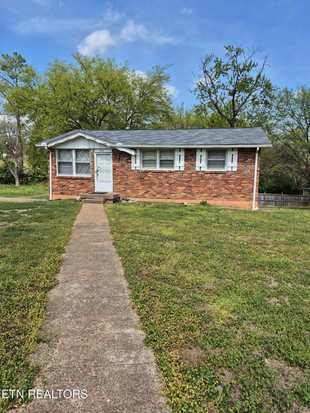 Photo of 100 Curtiswood Drive, Hendersonville, TN 37075 (MLS # 1344867)