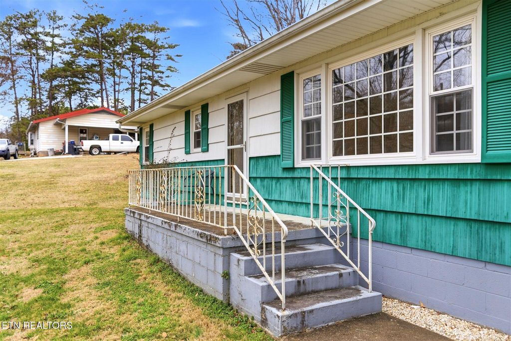 Photo of 8304 Sevierville Pike, Knoxville, TN 37920 (MLS # 1330105)