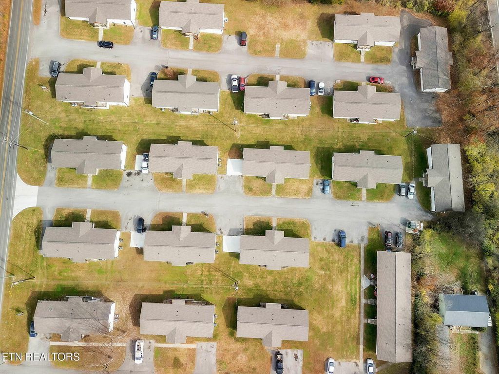 Photo of 1900 Dutch Valley Drive NE Dr, Knoxville, TN 37918 (MLS # 1323843)