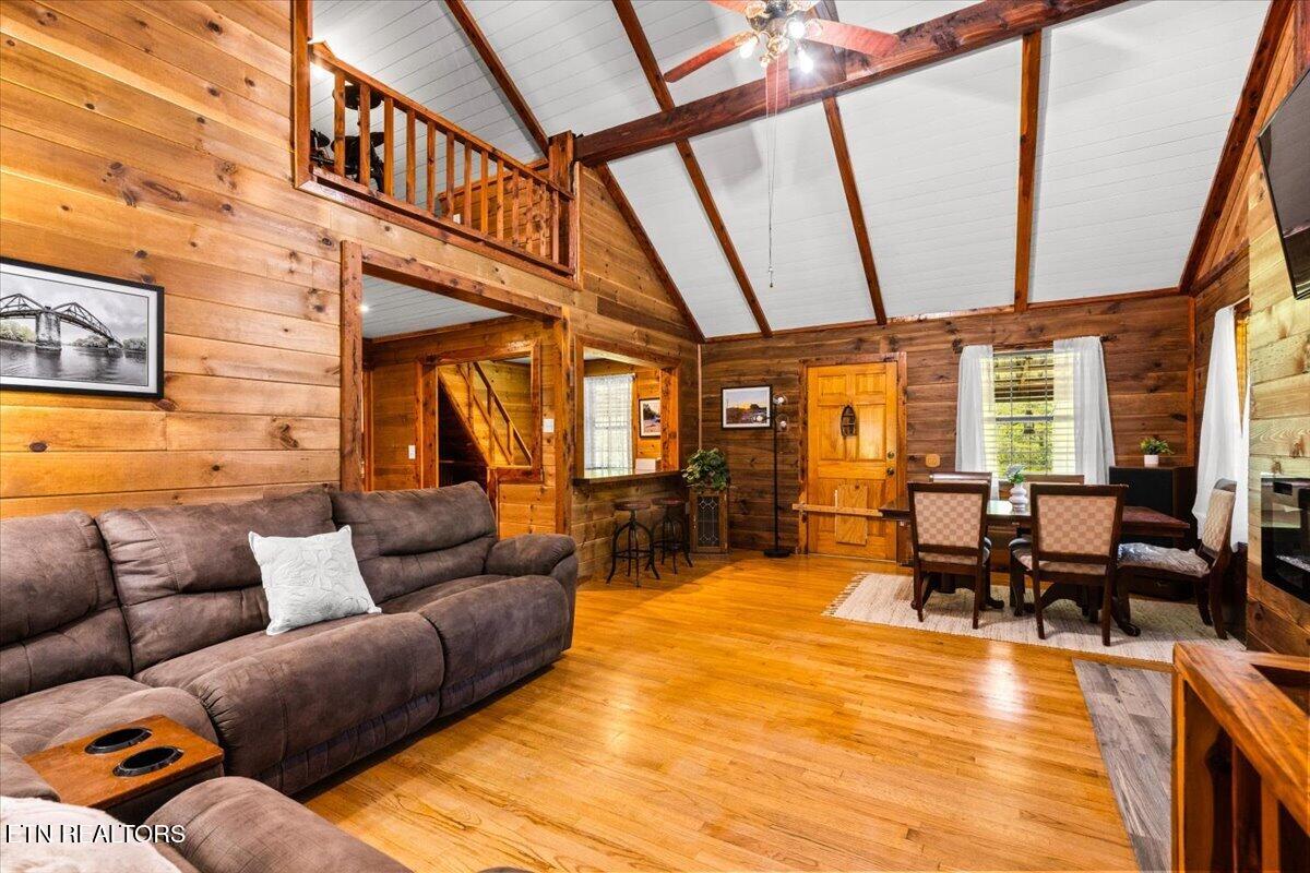 696 Young Rd