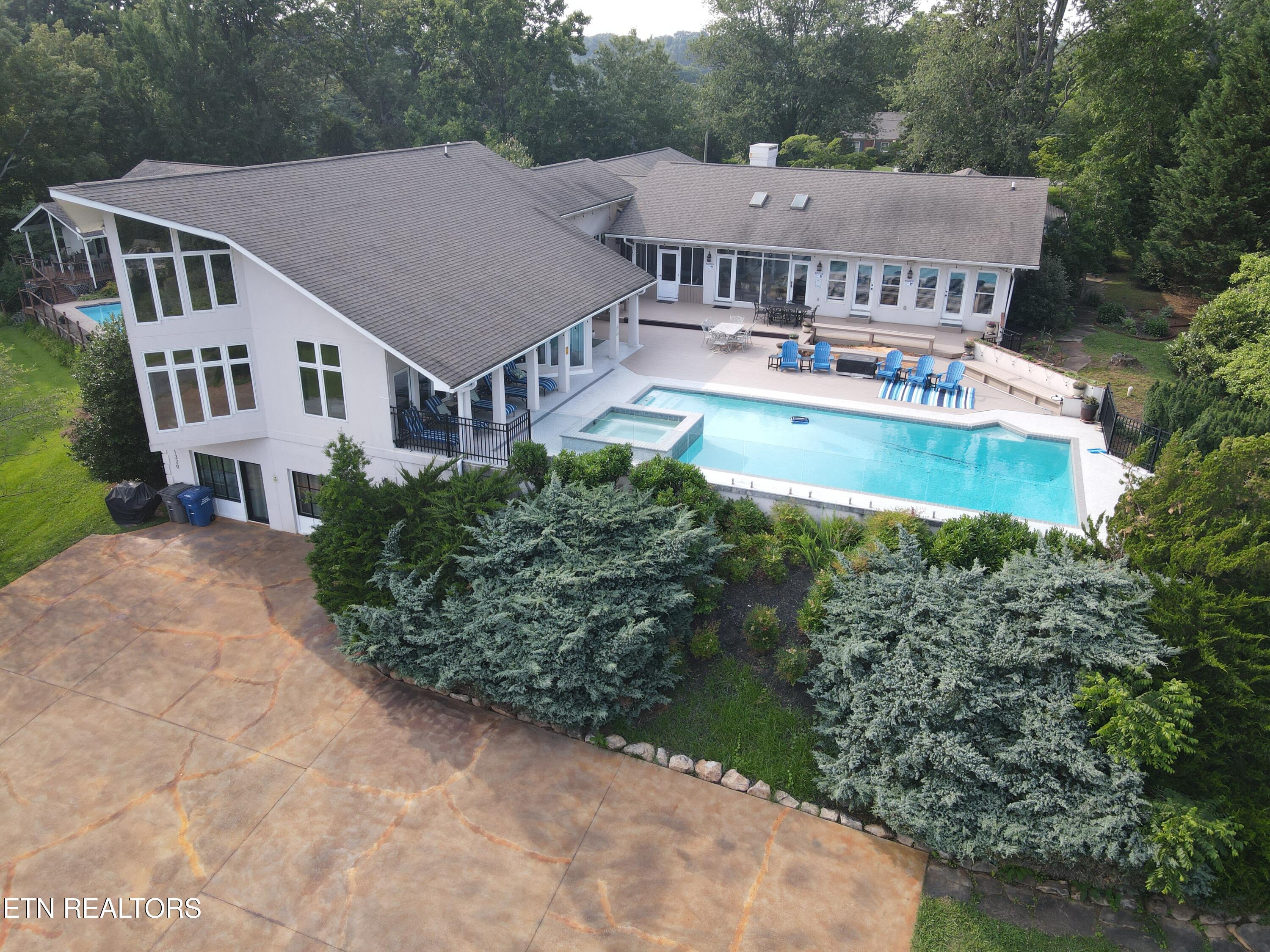 1266 Lakeview Drive