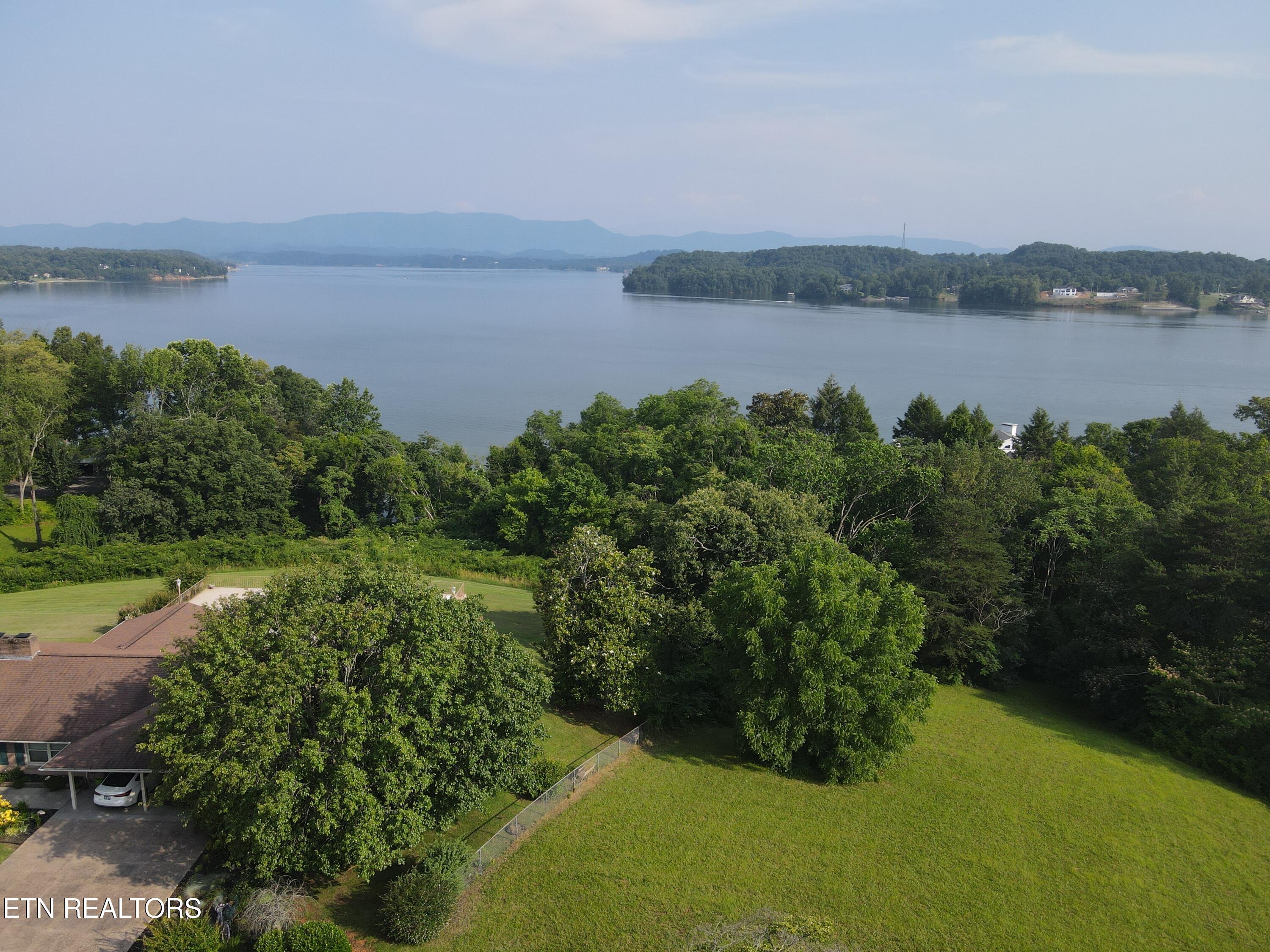 1266 Lakeview Drive