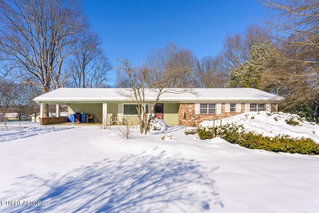 Photo of 874 W Cunningham St, Alcoa, TN 37701 (MLS # 1250410)