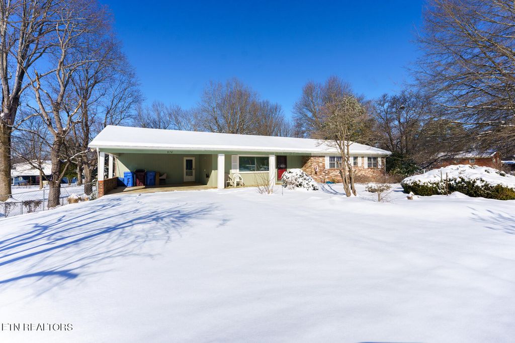 Photo of 874 W Cunningham St, Alcoa, TN 37701 (MLS # 1250410)