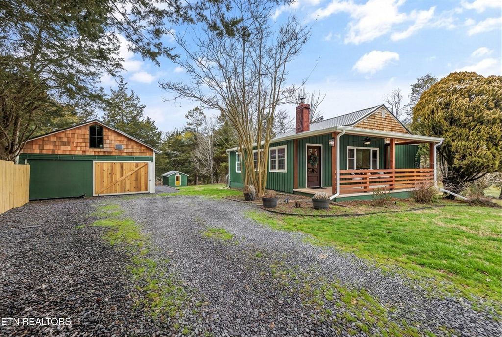 Photo of 6829 Pine Grove Rd, Knoxville, TN 37914 (MLS # 1328657)