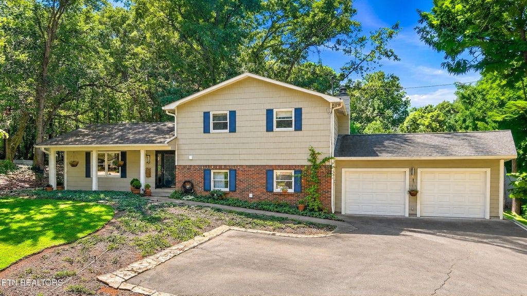 Photo of 809 Virginia Drive, Maryville, TN 37803 (MLS # 1354404)