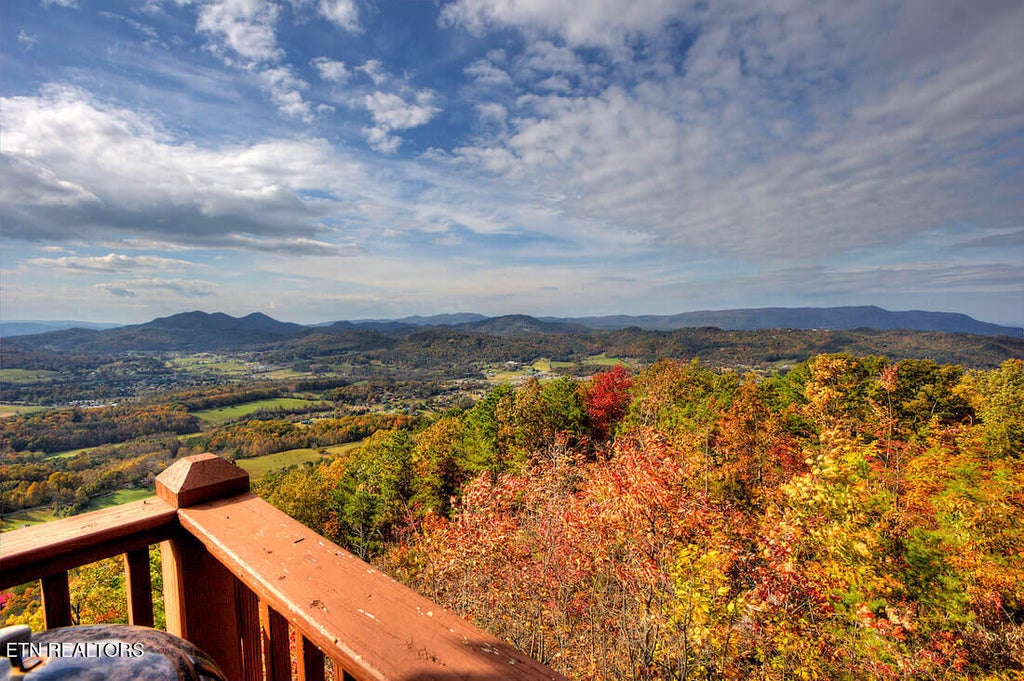 Photo of 3654 Buckeye Knob Way, Sevierville, TN 37862 (MLS # 1353775)