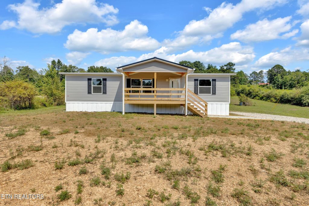 Photo of 621 Lower Rockwood Rd, Rockwood, TN 37854 (MLS # 1309882)