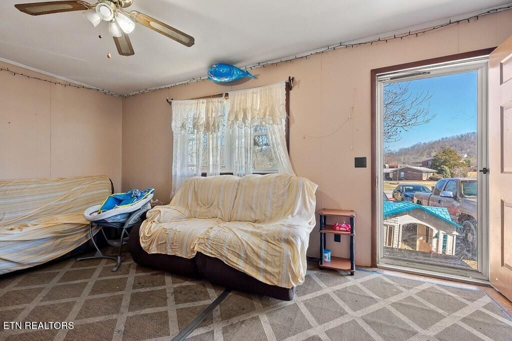 Photo of 1105 Riverside Drive, Celina, TN 38551 (MLS # 1330241)