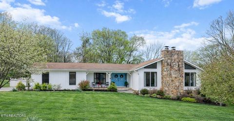 Photo of 2219 Canterbury Circle, Maryville, TN 37803 (MLS # 1335636)