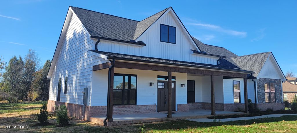 Photo of 125 Wilshaw Court, Madisonville, TN 37354 (MLS # 1282487)