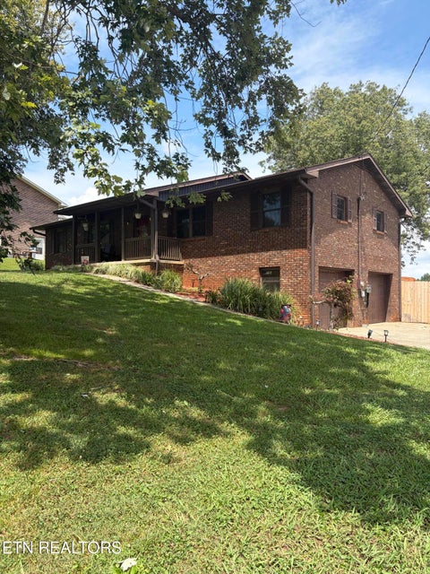 Photo of 3635 Lakeside Drive, Louisville, TN 37777 (MLS # 1351247)