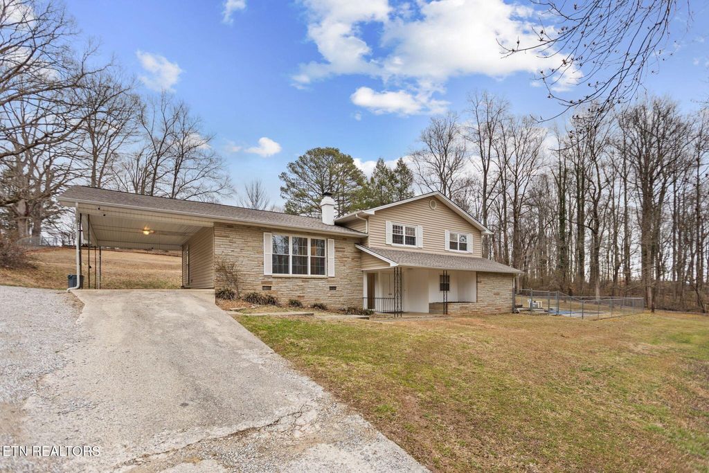 Photo of 155 Chestnut Hill Rd, Harriman, TN 37748 (MLS # 1330112)