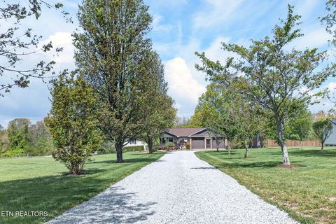 Photo of 7668 Plateau Rd, Crossville, TN 38571 (MLS # 1337832)
