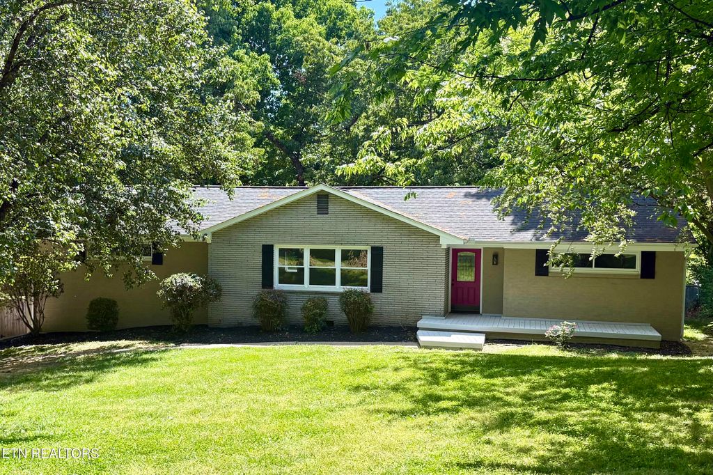 Photo of 1613 Autry Way, Knoxville, TN 37909 (MLS # 1338869)