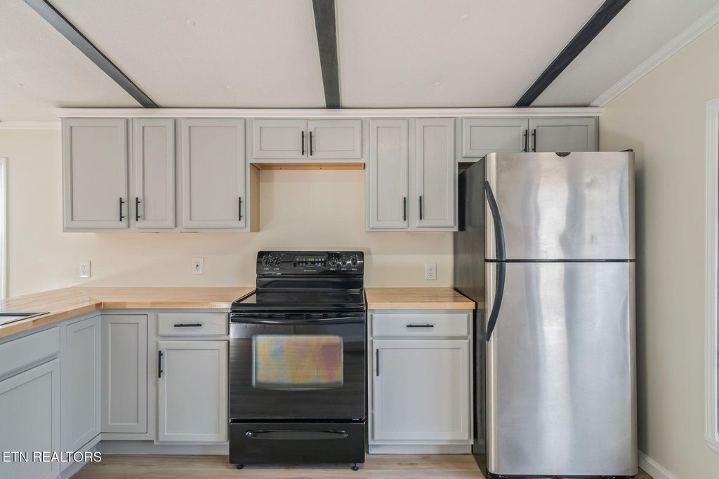 Photo of 817 Vanessa Way, Heiskell, TN 37754 (MLS # 1323636)