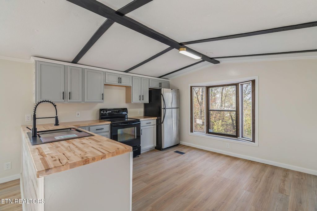 Photo of 817 Vanessa Way, Heiskell, TN 37754 (MLS # 1323636)