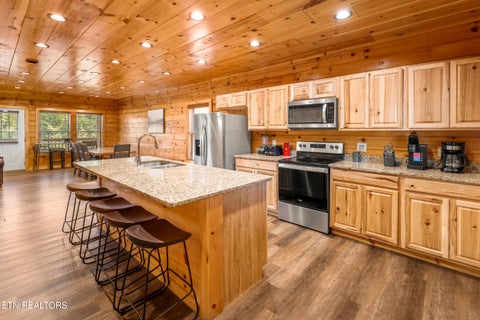 Tiny photo for 813 String Run Way St, Pigeon Forge, TN 37863 (MLS # 1359868)