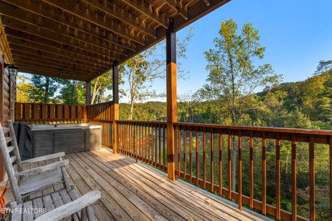 Tiny photo for 813 String Run Way St, Pigeon Forge, TN 37863 (MLS # 1359868)