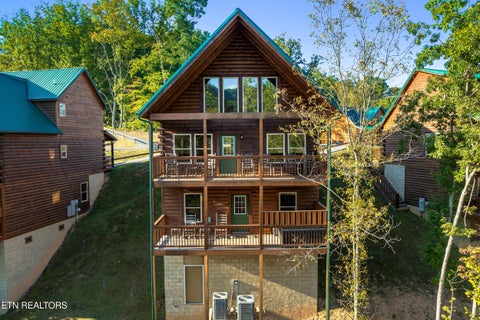 Tiny photo for 813 String Run Way St, Pigeon Forge, TN 37863 (MLS # 1359868)
