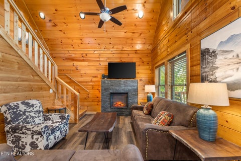 Tiny photo for 813 String Run Way St, Pigeon Forge, TN 37863 (MLS # 1359868)